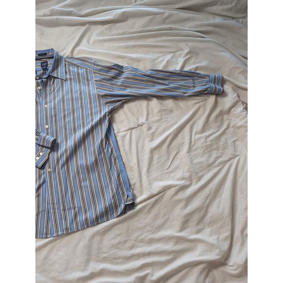 Striped Blue, Tan And White Classic Button Down GAP Size Medium. - Picture 2 of 9